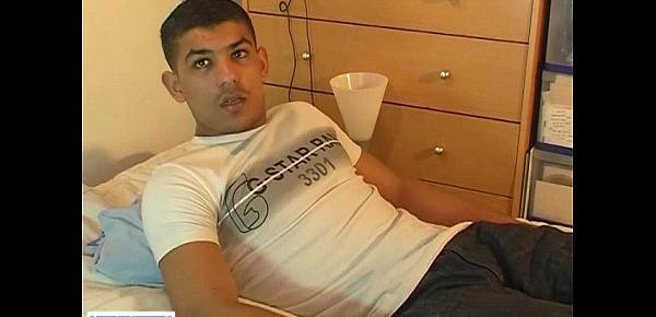  Full video straight arab guy get wanked his huge cock by a guy !